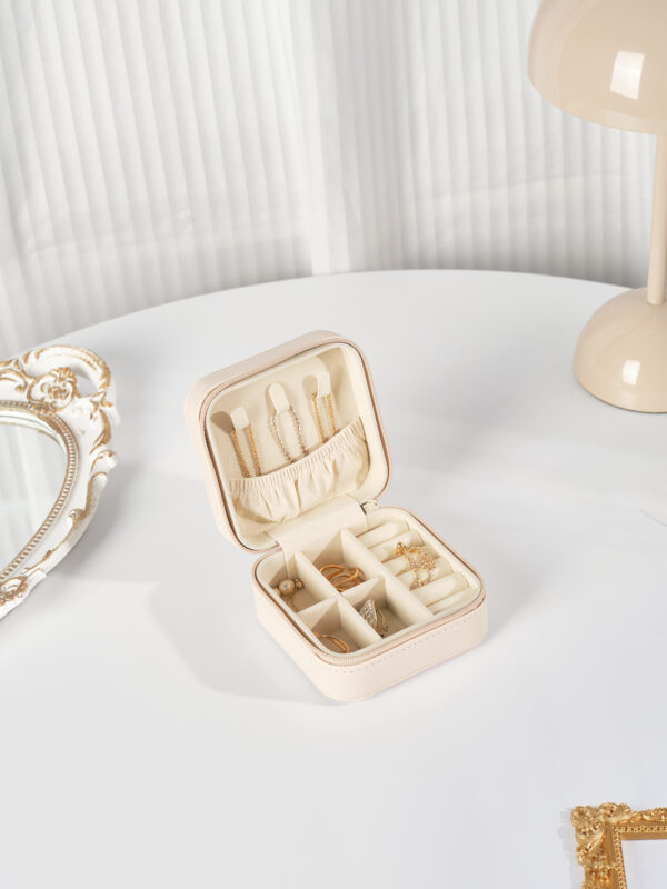Classic Leather-Style Jewelry Box