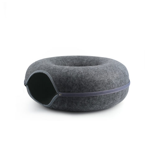 Detachable, semi-enclosed summer cat house