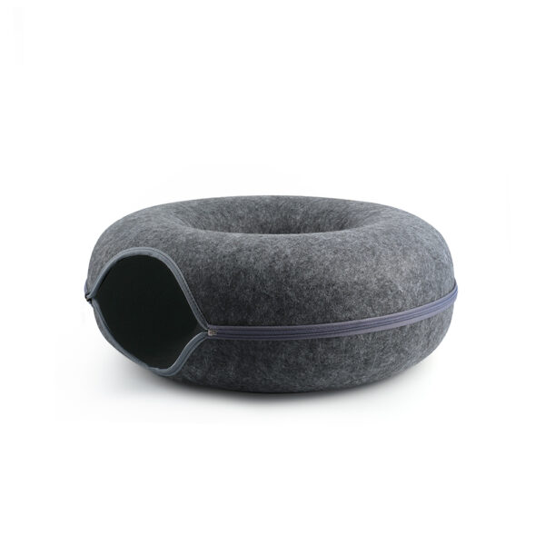 Detachable, semi-enclosed summer cat house